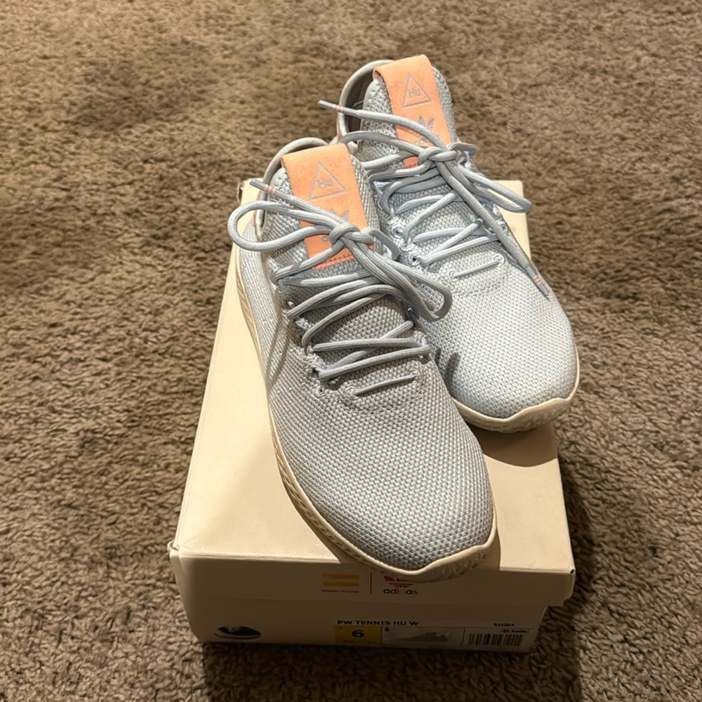 New Pharrell Williams W Tennis HU Limited Edition Shoe size 6